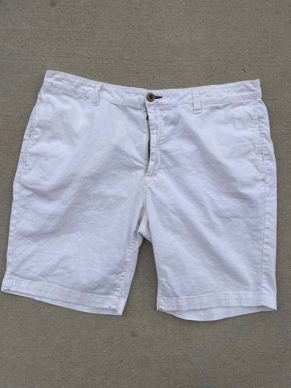 Taylor Vintage Greenwich 9 Inseam Slim Fit White Shorts 38 waist